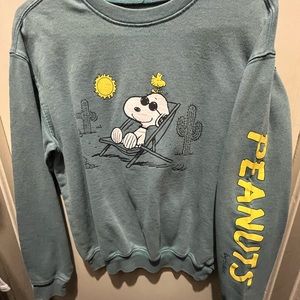 Pranuts snoopy crewneck